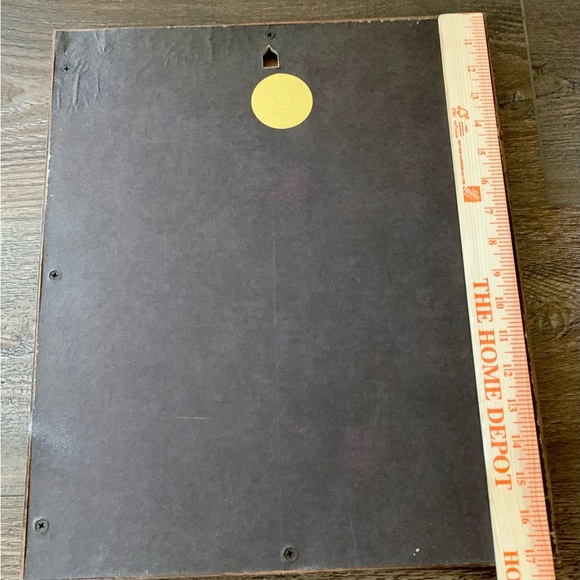 Vintage Family Crest On Red Velvet 14/17” Plastic - Picture 8 of 10